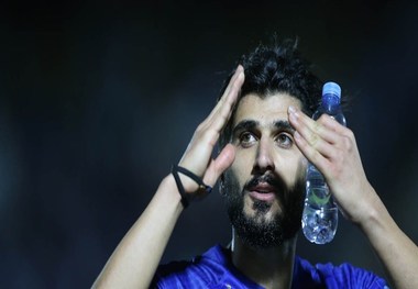 مدافع استقلال مصدوم شد