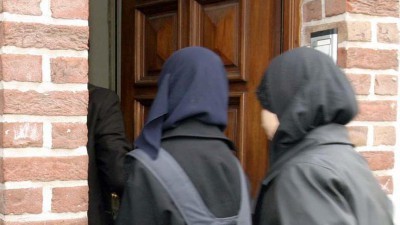 حجاب در مدارس اتریش برای معلم های زن مسلمان ممنوع می شود