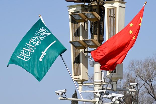 وزیر خارجه چین در گفت‌وگو با همتای سعودی: پکن موضع منصفانه‌ای در قبال مسأله هسته‌ای ایران دارد
