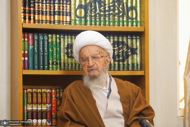 انتقاد آیت‌الله العظمی مکارم‌ شیرازی از افزایش قیمت‌ها/ دولت بازار را کنترل کند