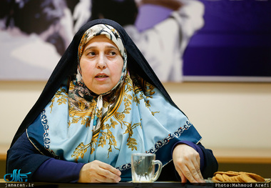 انتقاد شدید پروانه سلحشوری از نماینده موافق طرح صیانت که به مردم توهین کرد: عده‌ای با نمایندگی مردم فاصله دارند