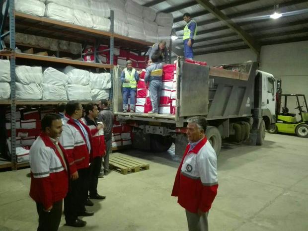 ارسال هشت کامیون کمک مردمی از خوی به مناطق زلزله زده کرمانشاه