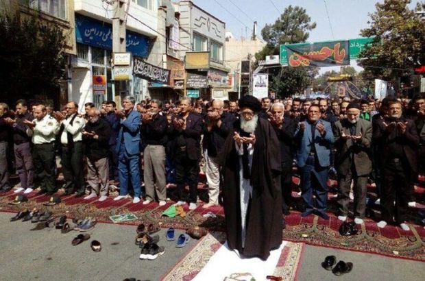 عزاداران حسینی در دشت ورامین نماز ظهر عاشورا را به جماعت اقامه کردند