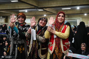 دیدار هزاران نفر از زنان و دختران با رهبر معظم انقلاب