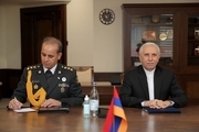 دیدار وزیر دفاع ارمنستان با سفیر ایران در خصوص امنیت منطقه