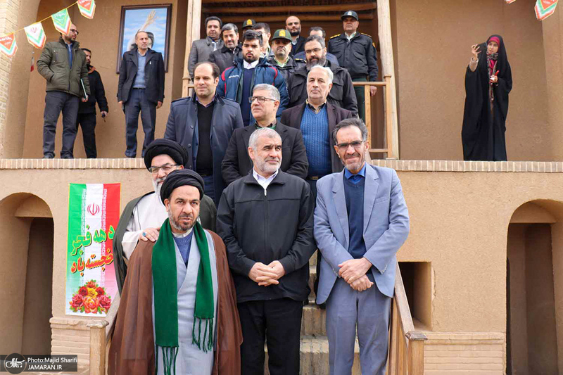 حضور علی نیکزاد در بیت و زادگاه امام خمینی (س)