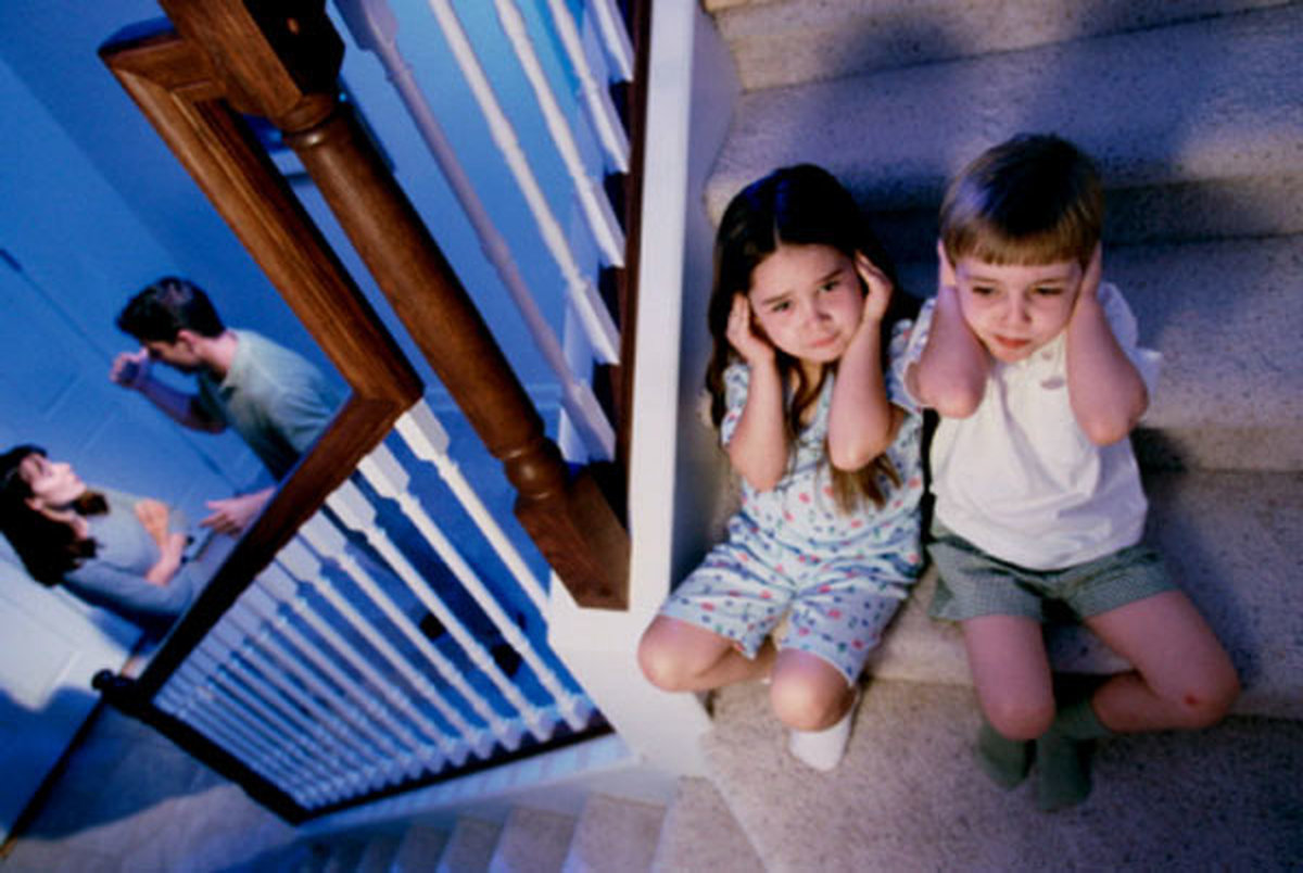 آسیب روانی از «مشاجرات والدین» روی کودکان بیشتر از طلاق است!