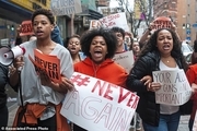 اعتراضات سراسری دانش‌ آموزان آمریکایی به خشونت مسلحانه+ تصاویر