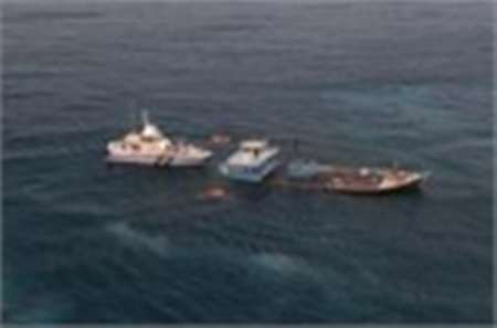 نجات هفت ملوان لنج باری از غرق شدن در خلیج فارس