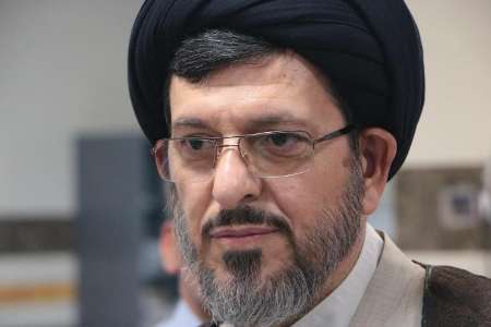 خطیب جمعه دزفول:ملت ایران برای مقابله با تروریسم به اتحاد و انسجام بیشتری نیاز دارد