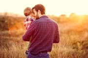 عشق به همسر، مهمترین وظیفه پدر در برابر فرزند
