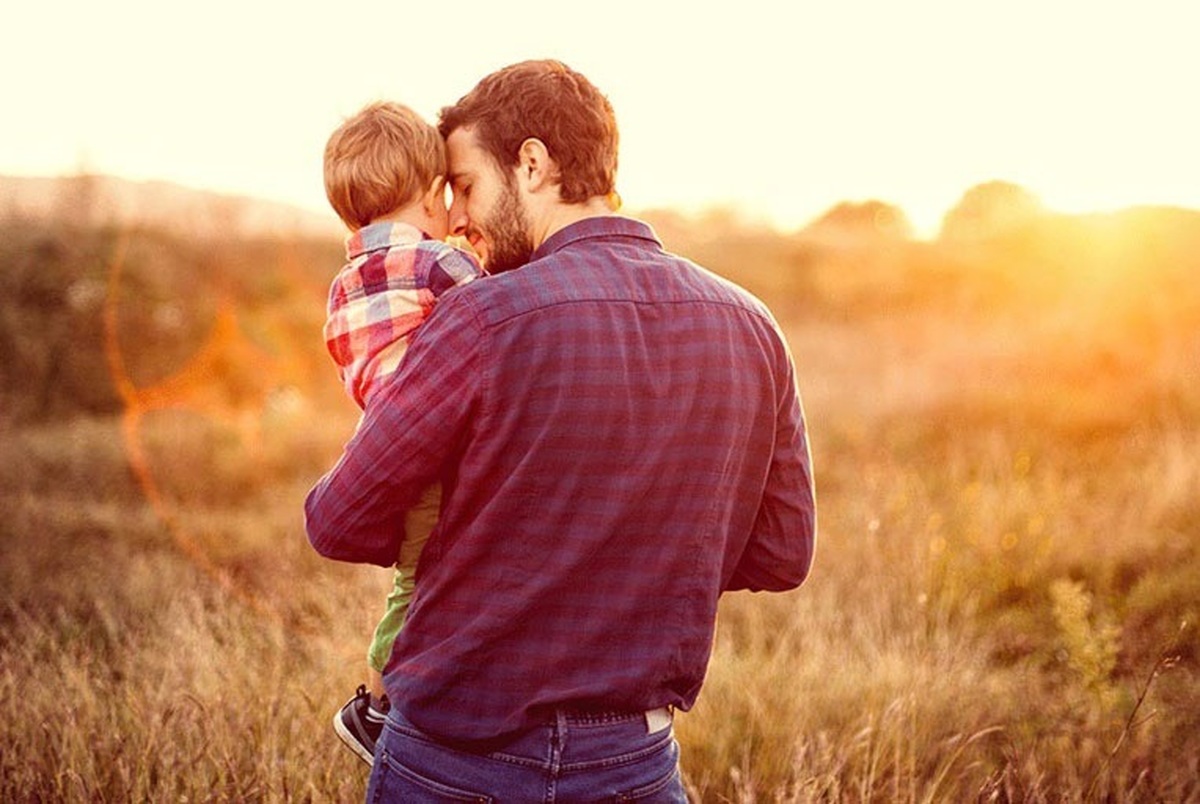 عشق به همسر، مهمترین وظیفه پدر در برابر فرزند