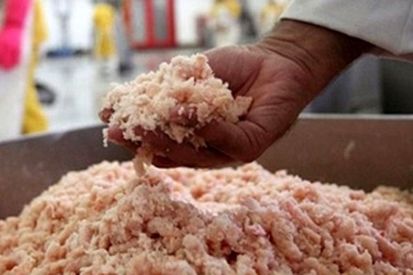 کشف و معدوم سازی ۵ هزار کیلوگرم خمیر مرغ فاسد در ورامین