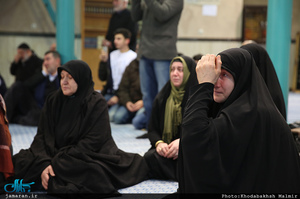 بازدید جمعی از شیعیان کشور هلند و آلمان از بیت امام خمینی در جماران