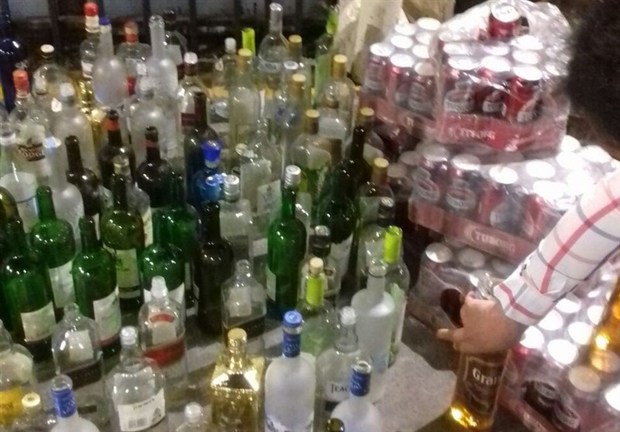 کشف محموله مشروبات الکلی در اسدآباد