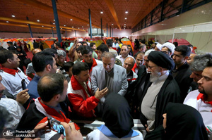 حضور آیت الله نورمفیدی در  محل اسکان موقت سیل زدگان