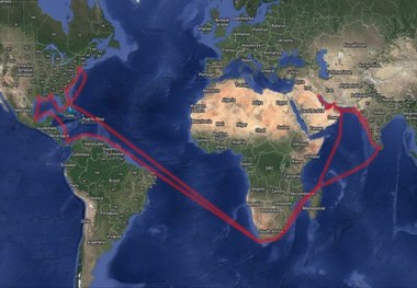 سپاه: یک کشتی مظنون به همکاری با ارتش آمریکا توقیف شد + عکس