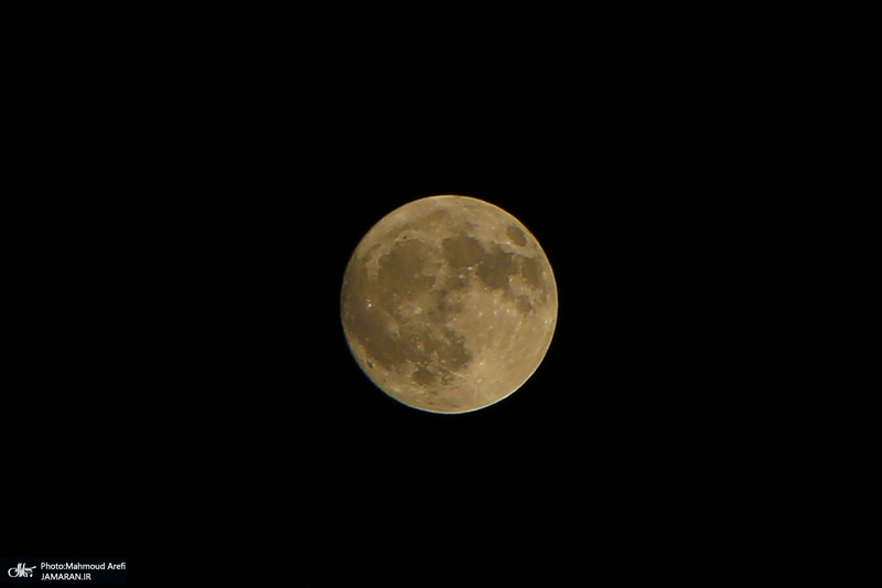 پدیده نادر «ابر ماه خاویاری»