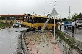 واژگونی اتوبوس خط واحداتوبوسرانی شیراز 13 مصدوم برجای گذاشت