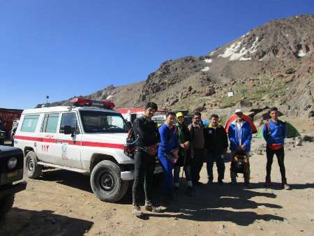امدادگرال هلال احمر مشگین شهر سه کوهنورد کاشانی را در سبلان نجات دادند