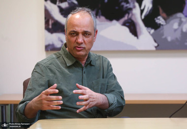 پاسخ احمد زیدآبادی به فؤاد ایزدی: پزشکیان بگوید 