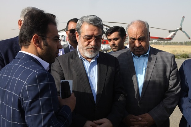 وزیر کشور برای ارزیابی زلزله تازه آباد وارد کرمانشاه شد
