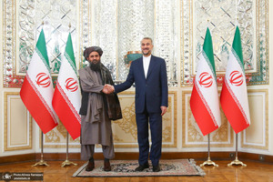 دیدار معاون اقتصادی نخست وزیر حکومت موقت افغانستان با وزیر امور خارجه