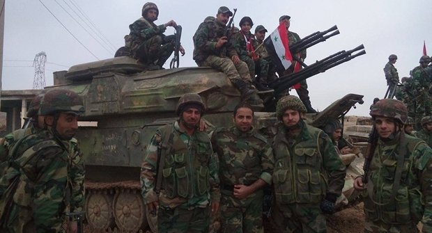 ارتش های عراق و سوریه در مرزهای اداری دیرالزور به هم رسیدند