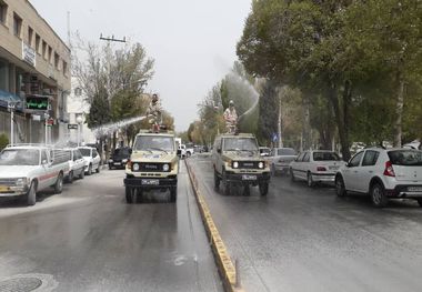 رزمندگان گروه ۱۵ خرداد سپاه ۴۰۰ بسته حفاظتی برای مقابله با کرونا توزیع کردند