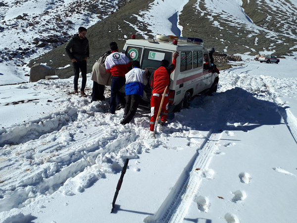 امداد رسانی و ویزیت رایگان اهالی منطقه برف گیر وارگه سبز اندیکا