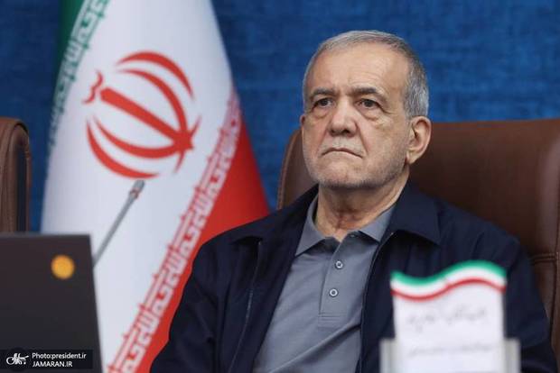 پزشکیان: پیروزی دیپلماتیک اخیر، سند افتخار ملت ایران در برابر زورگویان جهان است/ تیم مذاکره‌کننده به هیچ‌وجه از چارچوب‌ها و سیاست‌های تعیین‌شده از سوی رهبری عدول نخواهد کرد/ سرمایه اجتماعی و همراهی مردم بزرگ‌ترین پشتوانه امنیت و پیشرفت کشور است