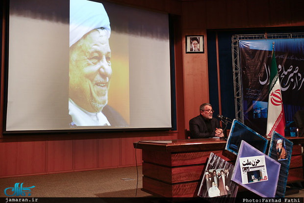 مراسم چهلمین روز آیت الله هاشمی در دانشگاه تهران برگزار شد