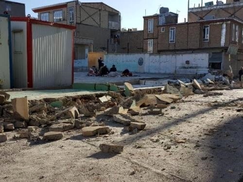 تخریب بیش از 10 هزار مسکن در ثلاث باباجانی  نصب روزانه 300 کانکس برای مردم زلزله زده