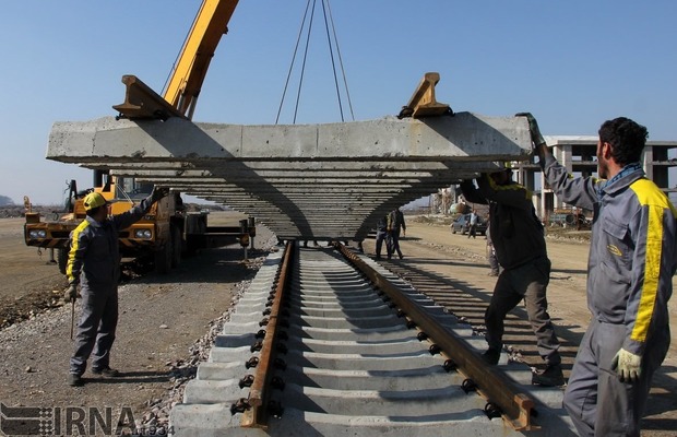 ریل گذاری 145 کیلومتر از راه آهن قزوین – رشت
