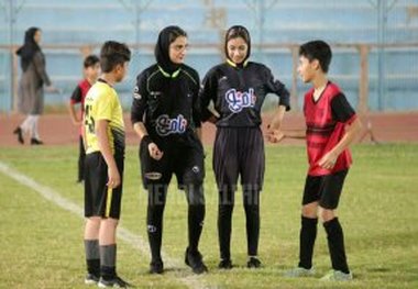 داوران زن بازی پسران را در بوشهر سوت زدند! + تصاویر
