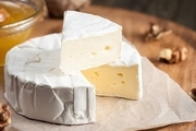 
پنیر را با سیاهدانه بخوریم بهتر است یا با گردو؟