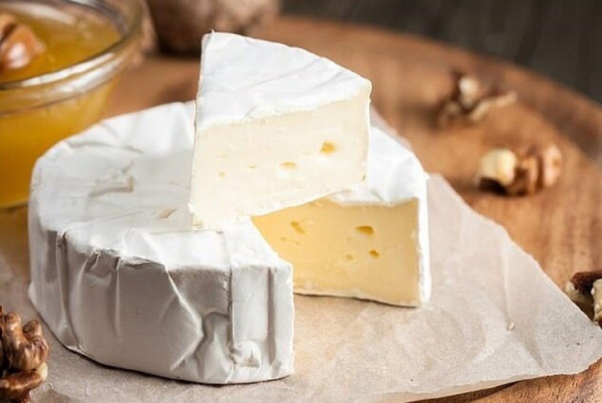 
پنیر را با سیاهدانه بخوریم بهتر است یا با گردو؟