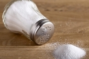 کاهش ریسک بیماری قلبی با کم کردن یک گرم نمک در روز