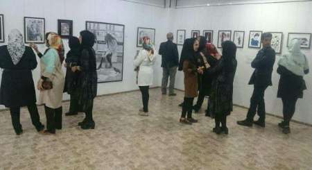نمایشگاه نقاشی تنهایی های شادمانه در ارومیه برپا شد
