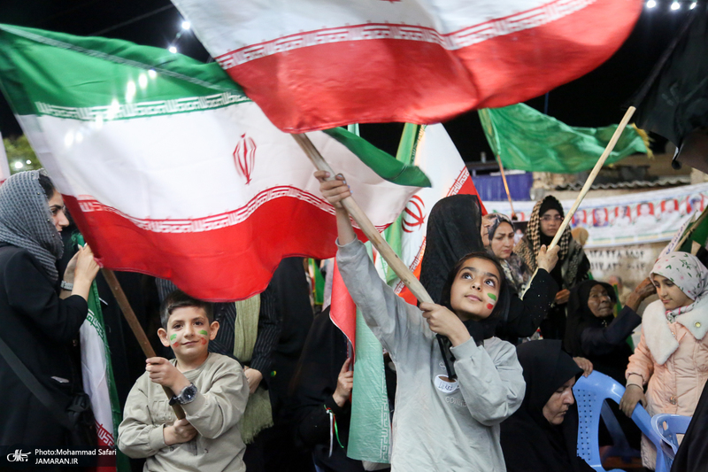 اجتماع عشایر فسا در حمایت از رزمندگان جبهه ی مقابله با دشمن آمریکایی - صهیونی