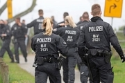 تلاش شبه نظامیان آلمانی برای جلوگیری از ورود مهاجران