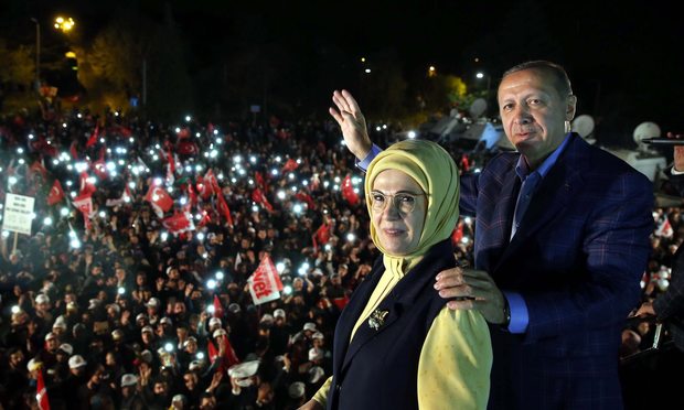 سی ان ان: دموکراسی در ترکیه مُرد/ ایندیپندنت: پیش به سوی استبداد/ گاردین: شکاف میان ترکیه و اروپا بیشتر می شود
