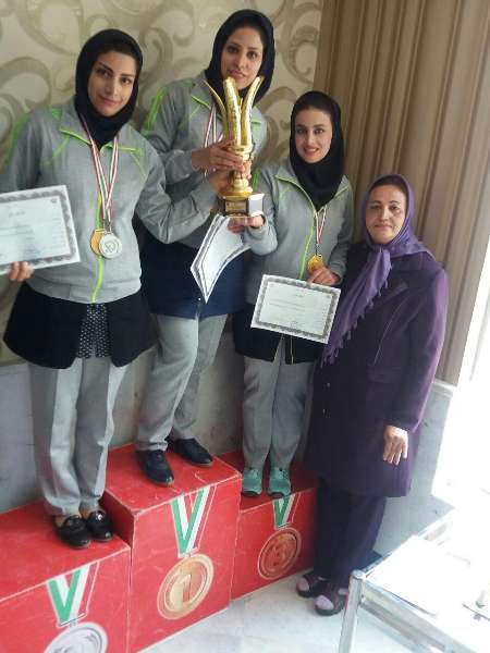 تیم بانوان استان اصفهان در رقابت های شطرنج قهرمانی کارگران کشور اول شد