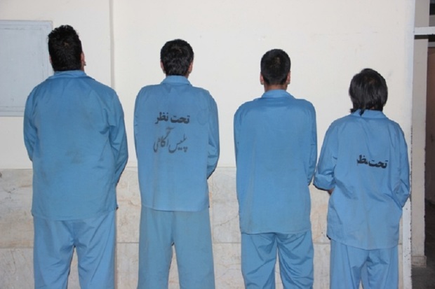 چهار سارق محتویات خودرو در بویین زهرا دستگیر شدند