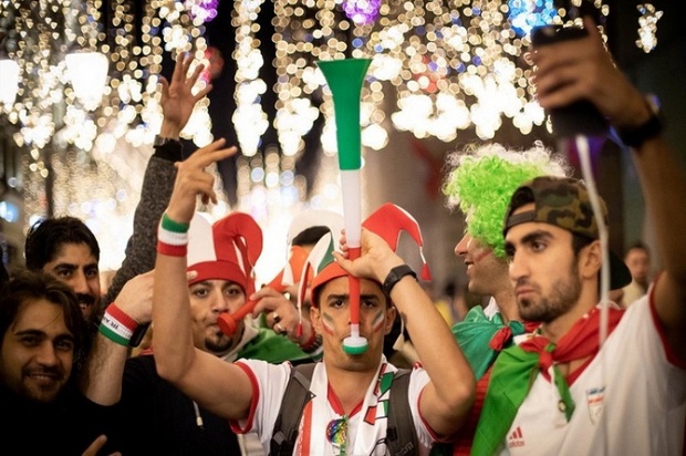 شیرازی ها به خاطرتساوی ایران و پرتغال درجام جهانی شادی کردند