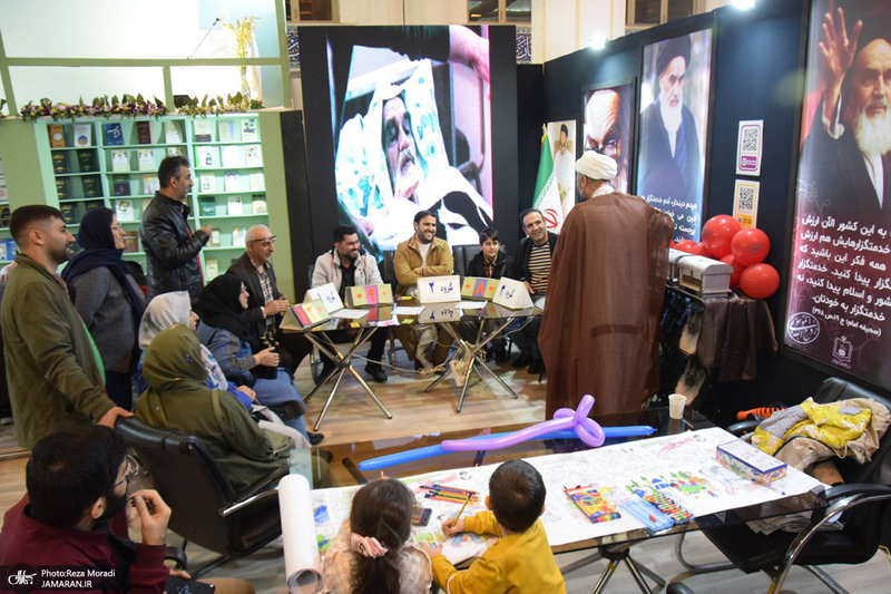  غرفه موسسه تنظیم و نشر آثار امام خمینی (س) در سی و سومین نمایشگاه بین المللی قرآن کریم-4