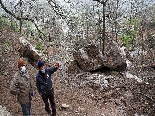 بخشدار: خطر سقوط سنگ در روستای پیت‌سرای سوادکوه همچنان وجود دارد