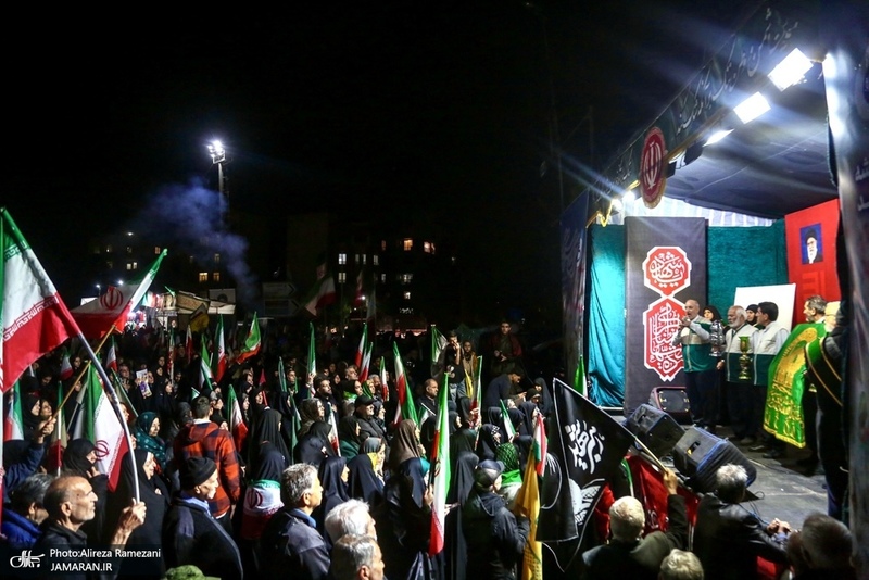 پنجاهمین شب اجتماع پر شور مردم در میدان نماز