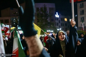 پنجاه و پنجمین شب اجتماع پر شور مردم در میدان منیریه