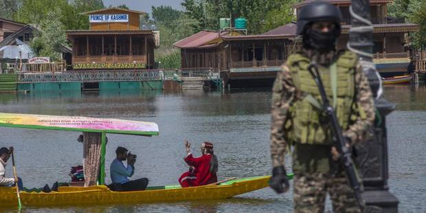 کشمیر؛ سرزمین نفرین شده/ آیا حمله تروریستی اخیر آتش جنگ را روشن می‌کند؟